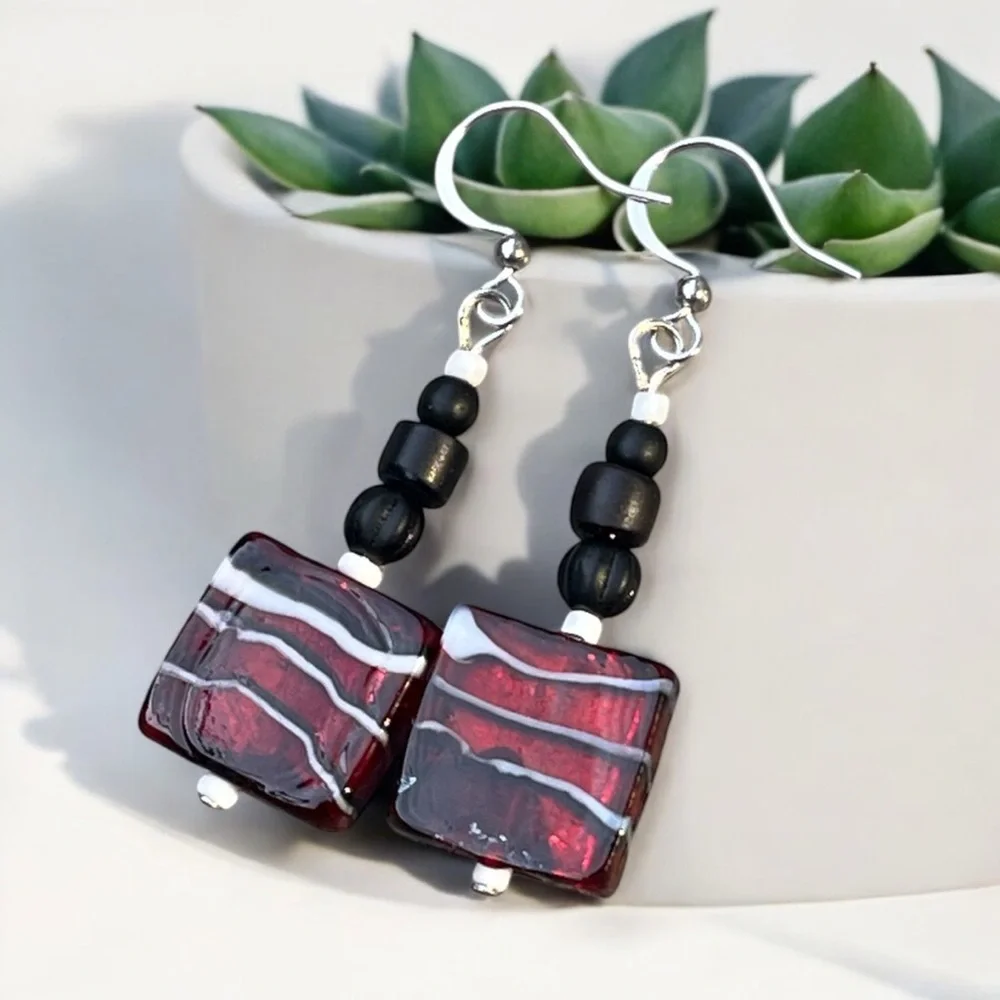 Handcrafted red & black earrings - Picture 3 of 7